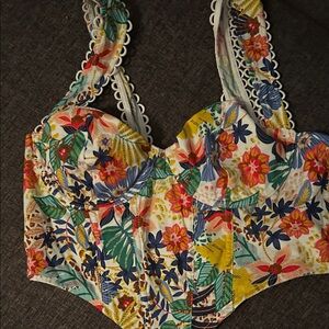 Olivaceous Colorful Floral Lace Camisole